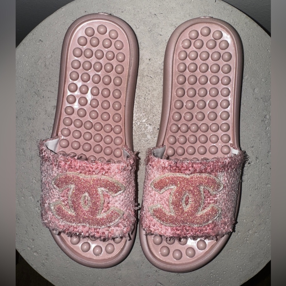 Chanel Pink Tweed CC Pool Beach Slides Sandals - Picture 6 of 11